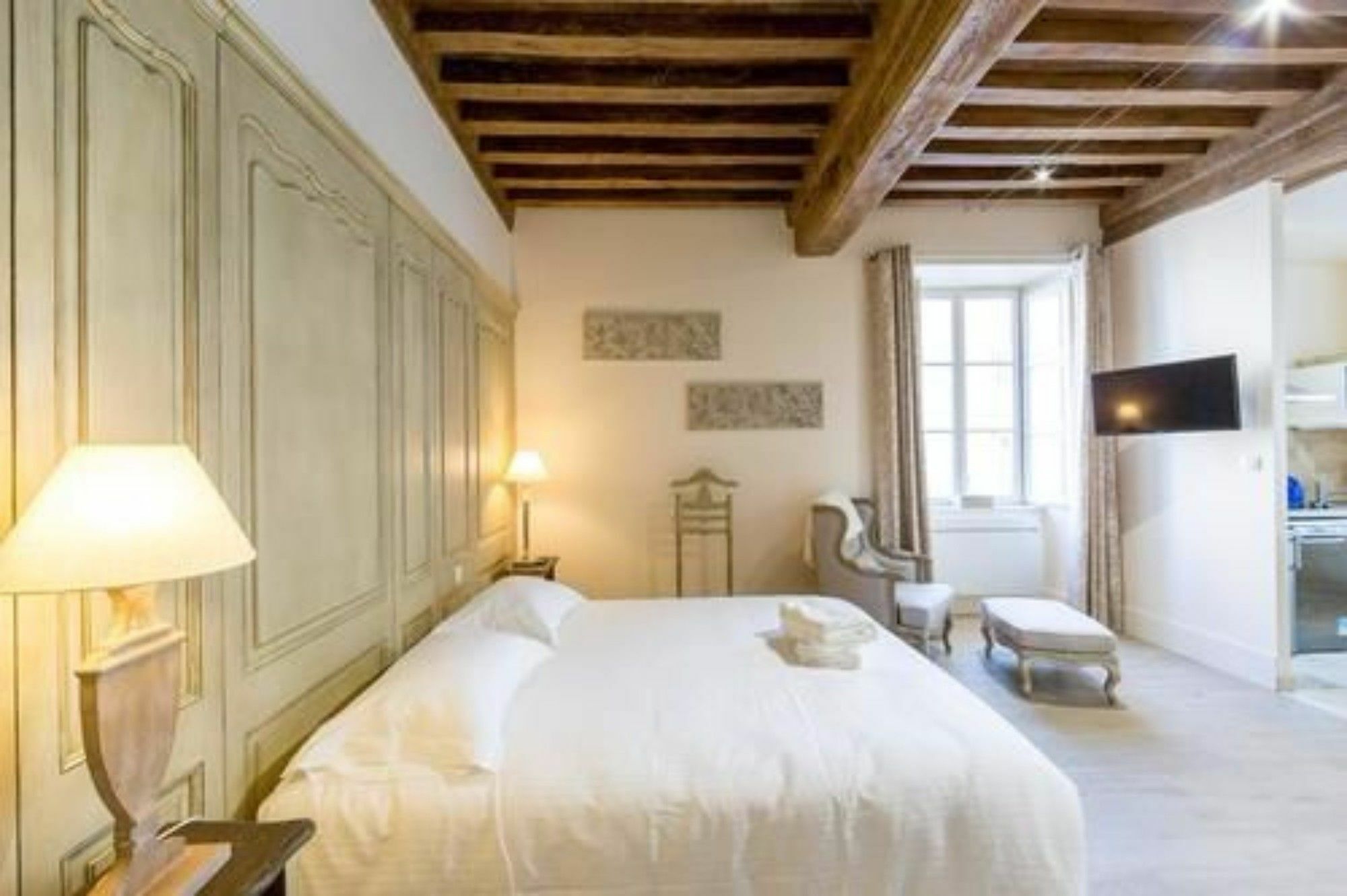 Bed and Breakfast Le Cara Seheiah 1D à Beaune  Extérieur photo